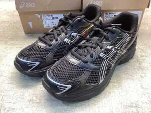 Four pairs of Asics Gel size US 7 kid's - 2