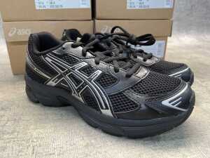 Four pairs of Asics Gel-1130 GS size US 6 & 7 Men's - 2