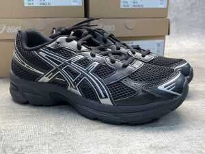 Four pairs of Asics Gel-1130 GS size US 6 & 7 Men's - 2