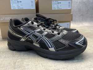 Four pairs of Asics Gel-1130 GS size US 6 & 7 Men's - 2
