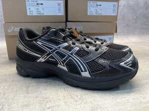 Four pairs of Asics Gel-1130 GS size US 5, 6 & 7 Men's - 2