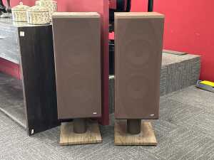 Pair of B&W floorstanding speakers