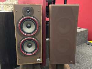Pair of B&W floorstanding speakers - 2