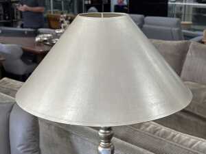 Faux antique silver-coloured table lamp on square acanthus leaf base. - 2