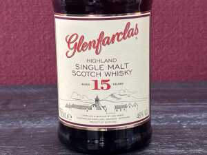 Glenfarclas 15yo Scotch whisky in original packaging - 2