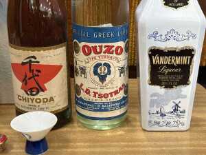 Six bottles of international spirits and liqueurs including D.O.M. Benedictine liqueur 1L - 2
