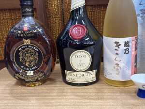 Six bottles of international spirits and liqueurs including D.O.M. Benedictine liqueur 1L - 3