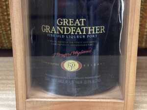 Three bottles of port in presentation boxes - 4