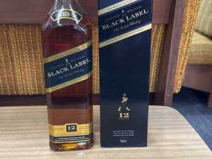 Two bottles of scotch whisky including Johnnie Walker Black Label 1lt - 2
