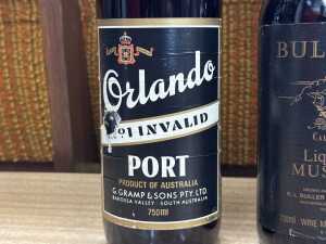 Four bottles of fortified wine, including Bullers Liqueur Muscat - 5