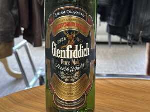 Glenfiddich Clan Sutherland pure malt Scotch whisky in presentation tin - 2