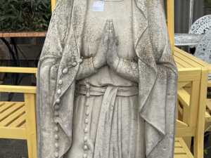 Stone statue of the Virgin Mary - 3