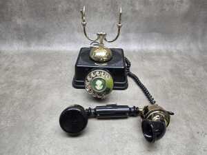 Reproduction telephone - 2