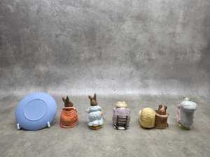 Five Beswick Beatrix Potter porcelain figures and a Wedgwood Jasperware pin dish - 2