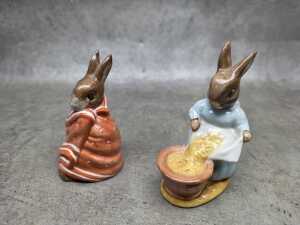 Five Beswick Beatrix Potter porcelain figures and a Wedgwood Jasperware pin dish - 5