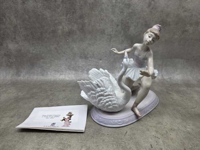 Lladro 'Graceful Dance' porcelain figure