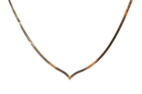 A herringbone necklace in 9 carat yellow gold