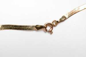 A herringbone necklace in 9 carat yellow gold - 4