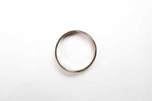 A wedding band in 9 carat yellow gold - 3