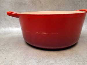 Le Creuset enamel cast iron cerise round Dutch Oven - 4