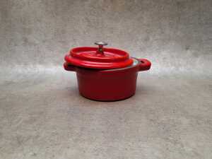 Le Creuset enamel cast iron cerise cookware - 3