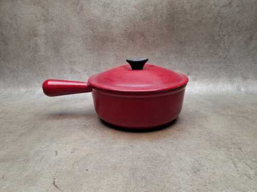 Le Creuset enamel cast iron cerise caquelon (Fondue saucepan)