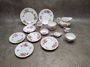 Royal Crown Derby 'Posie' porcelain part setting