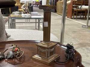 Two Neoclassical-style fluted column table lamp - 3