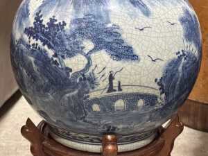 Chinese blue and white porcelain vase - 2
