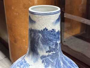 Chinese blue and white porcelain vase - 5