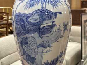 Chinese blue and white porcelain vase - 2