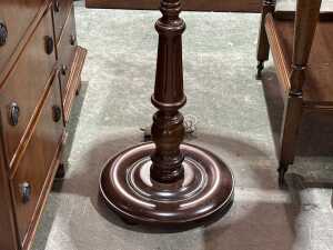 Fluted standing lamp - 3