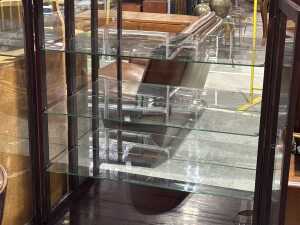 Queen Anne display cabinet on cabriole legs - 3