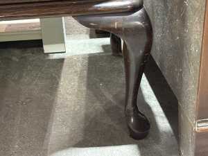 Queen Anne display cabinet on cabriole legs - 5