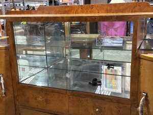 1950s Art Deco maple display cabinet - 2