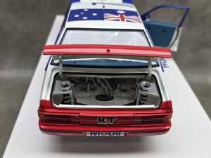 Biante Peter Brock Holden VS Commodore 1:18 scale model car - 6