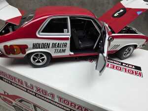 Classic Carlectables Holden LJ XU-1 Torana 1:18 scale model car - 5