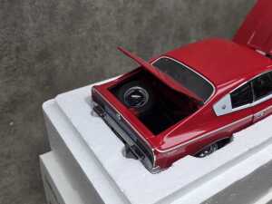 AutoArt 1972 Chrysler Charger 770 SE 1:18 scale model car - 4