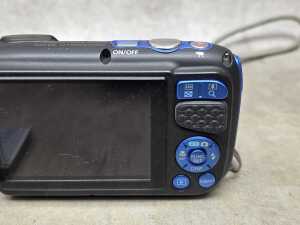 Canon PowerShot D30 digital camera - 4