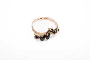A sapphire ring in 9 carat yellow gold - 2