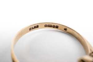 A sapphire ring in 9 carat yellow gold - 5