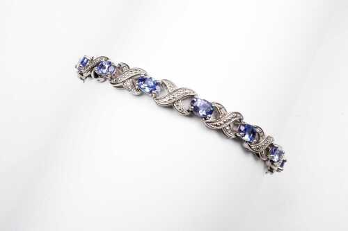 A tanzanite bracelet in sterling silver