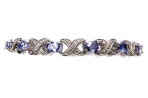 A tanzanite bracelet in sterling silver - 2