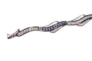 A tanzanite and cubic zirconia bracelet in sterling silver - 4