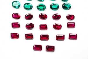 A collection of synthetic rubies and emeralds - 3