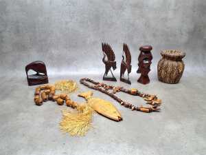 Timber ware, including monkey pod flower - 4