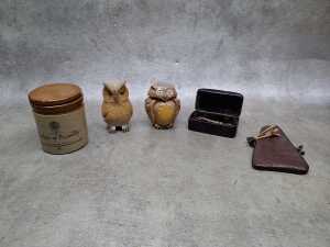 Assorted items, including a snuffbox, a terracotta sunflower cake mould - 3