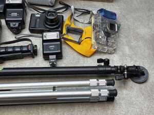 Assorted cameras and photographic equipment - 5