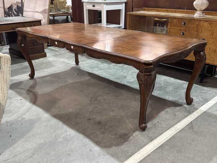 Timber extension dining table