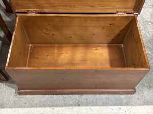 Timber blanket box - 3
